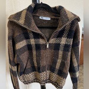 Zara Women’s Plaid Zip-up Jacket